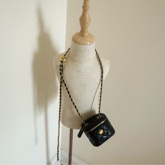Girls kids black quilted chain ruched crossbody bag - Picture 1 of 9